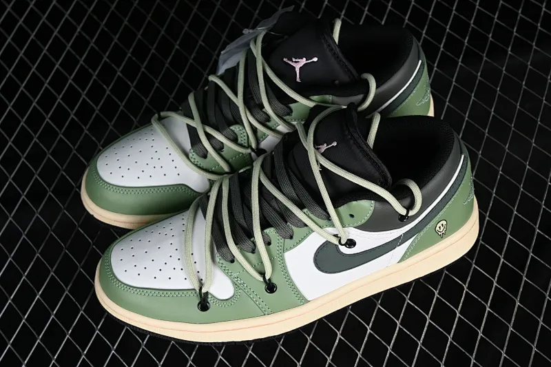 All categories Air Jordan Jordan series basketball shoes Air Jordan 1 Low Z version Air Jordan 1 Low AJ1 Joe 1 strap deconstruction low-top basketball shoes 553558-062